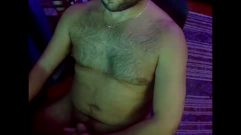 Snapshot of javiererik chatting on February 18, 2025, 5:42 am javi online show from February 18, 2025, 5:42 am