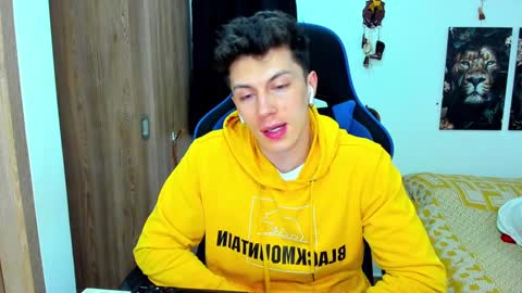 Javier online show from January 10, 2025, 1:32 am