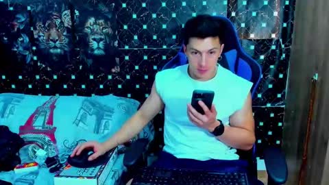 Javier online show from December 19, 2025, 7:32 pm