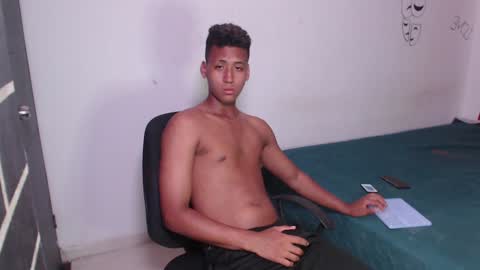 Javier online show from December 8, 2024, 12:18 am