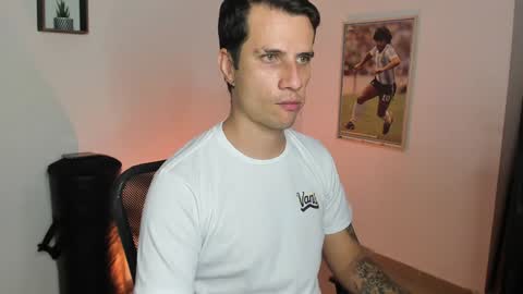 Snapshot of jayalvarrez_ chatting on January 31, 2025, 7:08 pm Jay Alvarrez online show from January 31, 2025, 7:08 pm