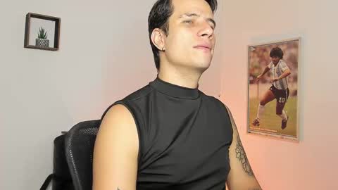 Snapshot of jayalvarrez_ chatting on February 14, 2025, 8:26 pm Jay Alvarrez online show from February 14, 2025, 8:26 pm