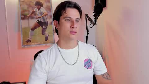 Snapshot of jayalvarrez_ chatting on October 20, 2025, 6:41 pm Jay Alvarrez online show from October 20, 2025, 6:41 pm