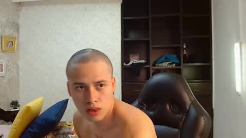 JAYCE  VICTOR online show from December 11, 2024, 1:26 am