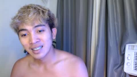 jaysee_hugecox online show from May 31, 2026, 7:59 am
