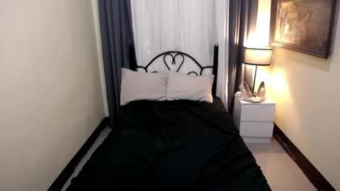 Anne Fox online show from May 18, 2026, 12:51 am