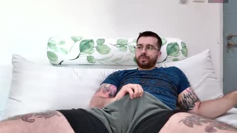 Snapshot of jayxcee_official chatting on March 3, 2025, 4:36 am jayxcee OFFICIAL online show from March 3, 2025, 4:36 am