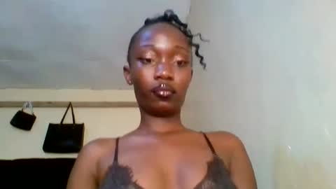 jazlyn_ari online show from July 18, 2026, 12:59 am