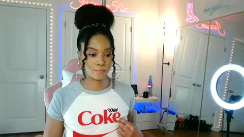 Jazmine Fox online show from August 4, 2026, 6:43 pm