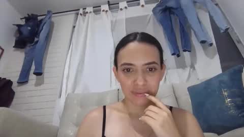 Snapshot of jazminojeda chatting on May 17, 2026, 4:21 am jazminojeda online show from May 17, 2026, 4:21 am