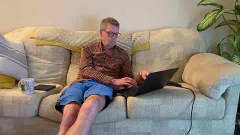 Snapshot of jcar57 chatting on October 28, 2025, 5:59 pm Jon online show from October 28, 2025, 5:59 pm