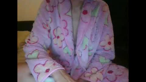 Snapshot of je_melody chatting on November 1, 2025, 6:54 pm EJ Melody online show from November 1, 2025, 6:54 pm