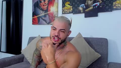 Jean  axelcrow       Modelo Independiente online show from March 10, 2025, 3:23 am