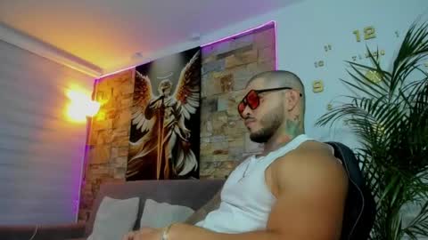 Jean  axelcrow       Modelo Independiente online show from July 22, 2026, 5:10 am