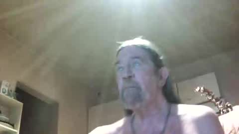 jeanclaude1959 online show from May 31, 2026, 7:04 am