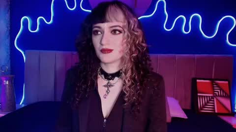 Jean online show from June 5, 2026, 7:41 pm