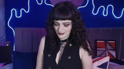 Jean online show from July 1, 2026, 7:35 pm