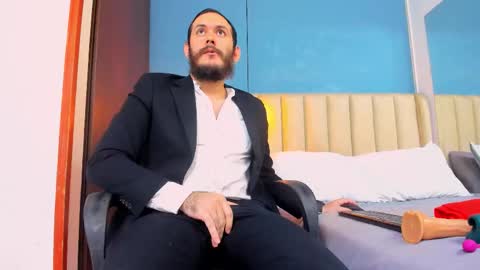 Jeanpiere online show from January 17, 2026, 2:49 am