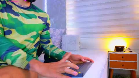 jeanpoolsex online show from July 10, 2026, 12:08 pm