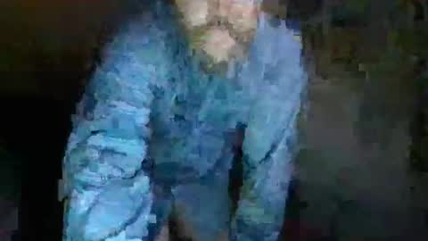 jearnold44 online show from March 4, 2025, 4:38 am