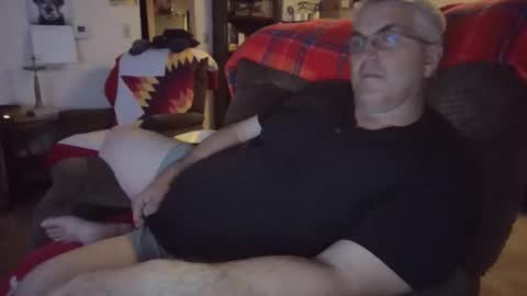Snapshot of jecko71 chatting on April 12, 2026, 3:11 am dadbody71 online show from April 12, 2026, 3:11 am