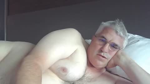 Snapshot of jecko71 chatting on April 26, 2026, 12:30 am dadbody71 online show from April 26, 2026, 12:30 am