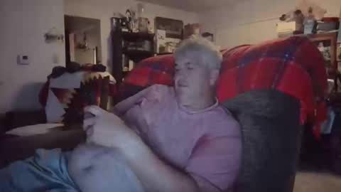 Snapshot of jecko71 chatting on May 17, 2026, 2:09 am dadbody71 online show from May 17, 2026, 2:09 am