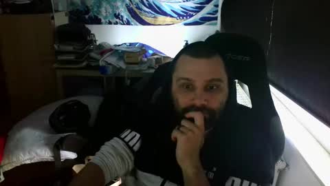 Snapshot of jeetzys chatting on April 5, 2026, 4:15 pm you may know me lol online show from April 5, 2026, 4:15 pm
