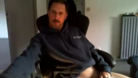 Snapshot of jef74700 chatting on July 19, 2026, 4:27 am Jrme online show from July 19, 2026, 4:27 am