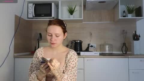 Snapshot of jelly_cherry chatting on December 4, 2024, 8:45 am Emily online show from December 4, 2024, 8:45 am