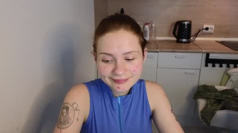 Snapshot of jelly_cherry chatting on December 13, 2024, 8:20 am Emily online show from December 13, 2024, 8:20 am