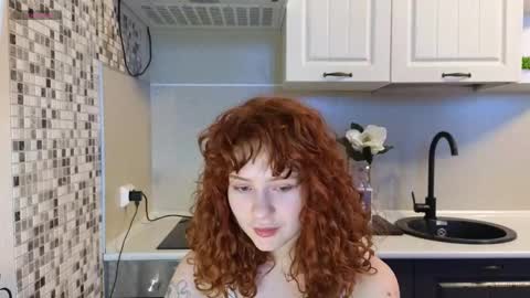 Snapshot of jelly_cherry chatting on February 4, 2025, 6:25 am Emily online show from February 4, 2025, 6:25 am