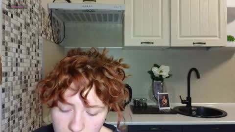 Snapshot of jelly_cherry chatting on February 10, 2025, 4:30 am Emily online show from February 10, 2025, 4:30 am