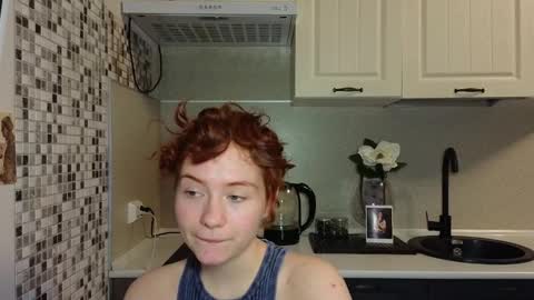 Snapshot of jelly_cherry chatting on February 14, 2025, 4:37 am Emily online show from February 14, 2025, 4:37 am