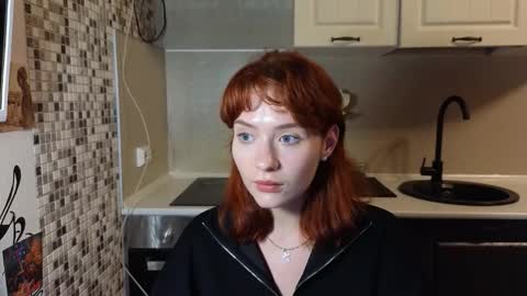 Snapshot of jelly_cherry chatting on September 18, 2025, 9:50 pm Emily online show from September 18, 2025, 9:50 pm