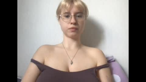 Inna  online show from May 25, 2026, 5:57 am
