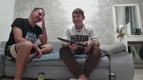 jelonym_asg2123 online show from November 18, 2025, 11:48 pm