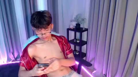 jemart_urnaughtboy online show from May 27, 2026, 7:16 am