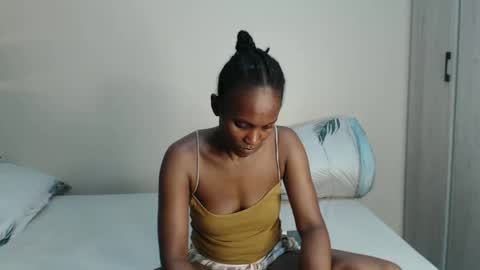 Jemmi online show from April 14, 2026, 10:05 pm