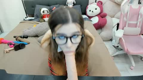 Dolly online show from April 7, 2026, 1:33 pm