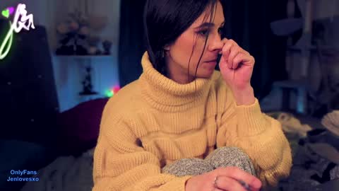 jeniferlovex online show from February 8, 2025, 9:35 am