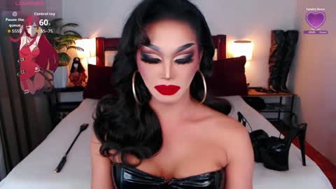 Snapshot of jenifers_body chatting on June 6, 2026, 8:13 pm Queen Jenifer online show from June 6, 2026, 8:13 pm