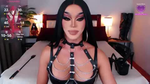 Snapshot of jenifers_body chatting on June 9, 2026, 3:40 am Queen Jenifer online show from June 9, 2026, 3:40 am