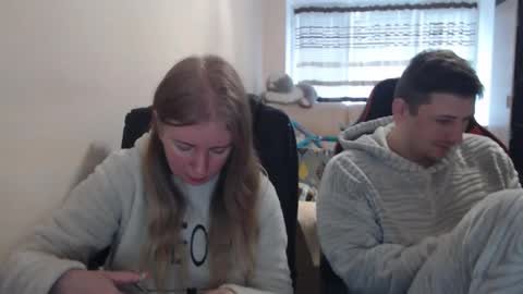 JenisAndPeter online show from December 14, 2025, 8:09 am