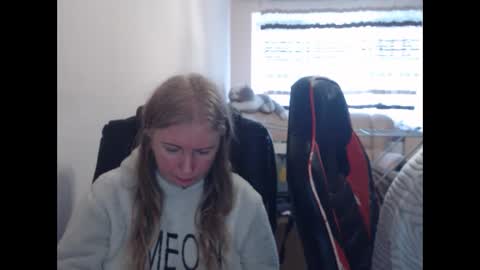 JenisAndPeter online show from March 12, 2026, 7:25 am