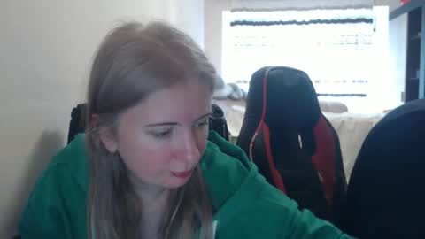 JenisAndPeter online show from March 23, 2026, 6:39 am