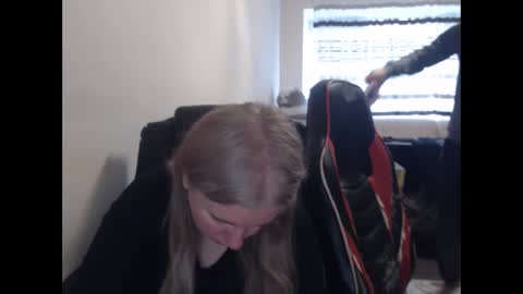 JenisAndPeter online show from April 6, 2026, 5:41 am