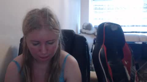 JenisAndPeter online show from June 22, 2026, 4:53 am