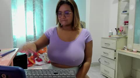 jenn online show from December 6, 2024, 3:44 pm