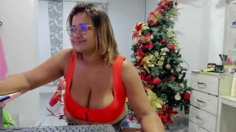 jenn online show from December 12, 2024, 11:36 pm